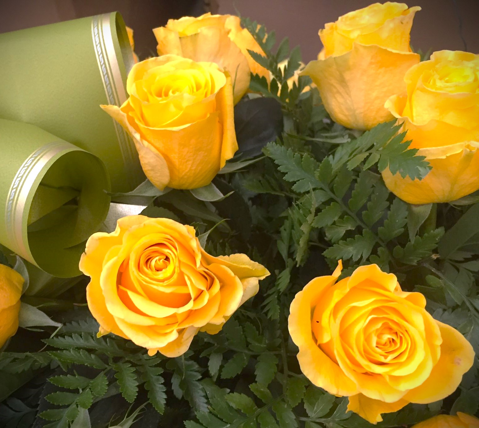 corona di fiori gialli per bara